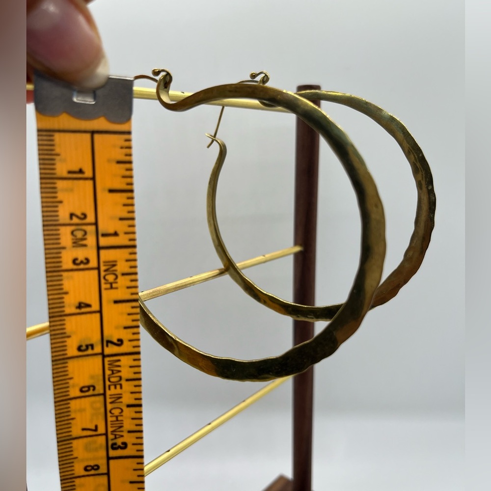 Gold hoops - Picture 2 of 3
